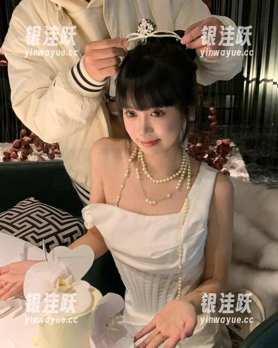 视频里到底藏着啥？17吃瓜网总是给你意想不到的惊啪！