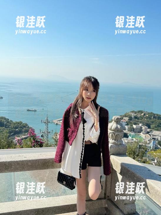 这网页排版也太奇特了吧，51cg官网网址像是在玩儿“隐藏与寻宝”。