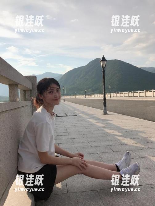 今日登录51吃瓜，黑料滋味浓厚，感觉整个娱乐圈都在挥手！
