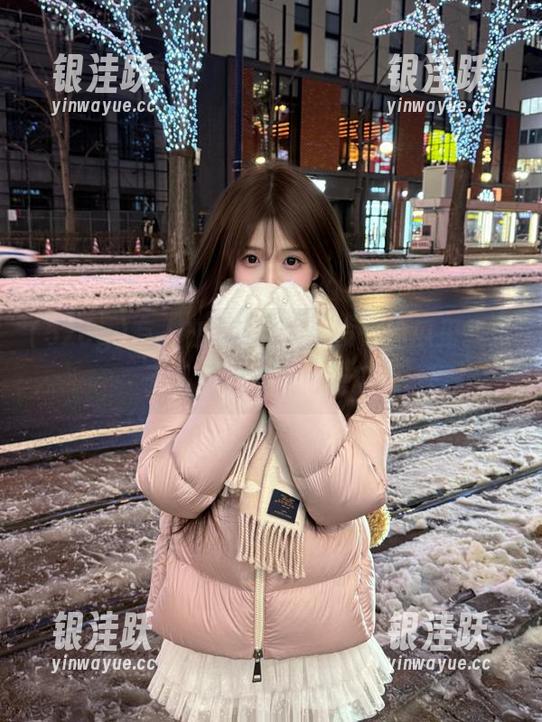 有人在“52cg”发布的瓜里找乐子吗？我先抹把凉粉！