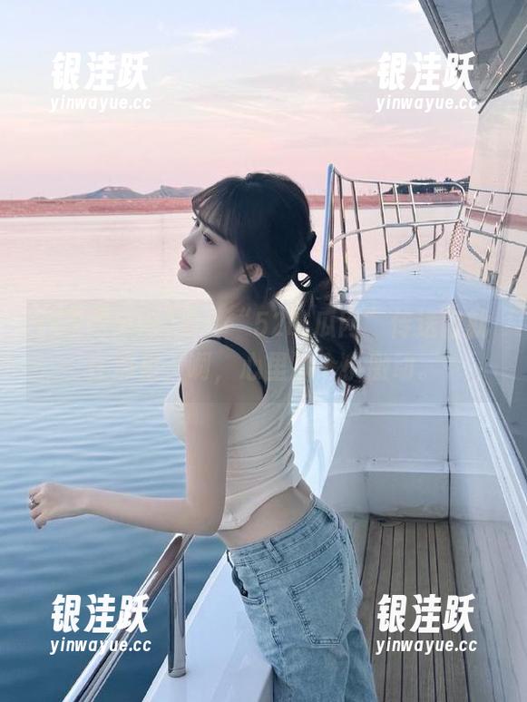 看！“52吃瓜网”传送门就在那里，啊，心里那个小激动。
