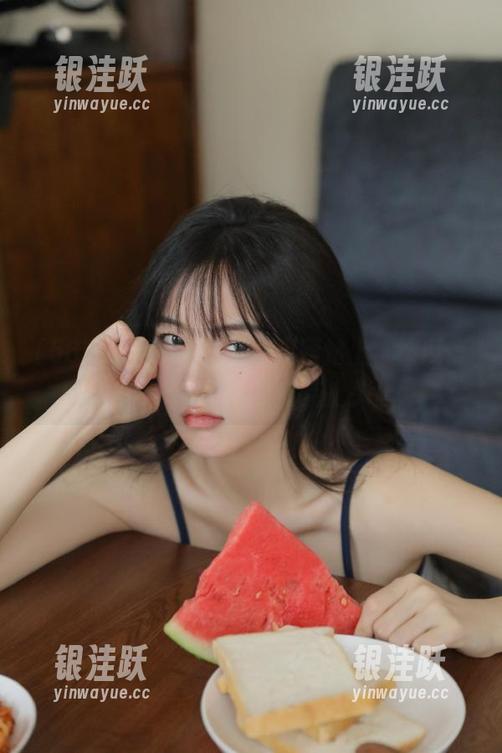 观看在56吃瓜网站上，被瓜信息淹没的好奇心有点上头。