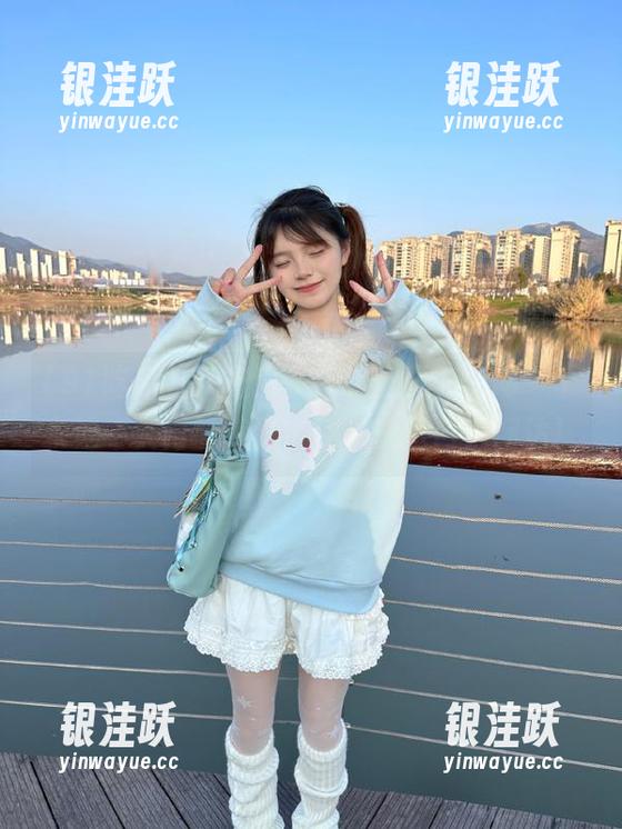 91吃瓜在线的首页，如同一个永远不关门的疯狂市场，快进门来溜达！