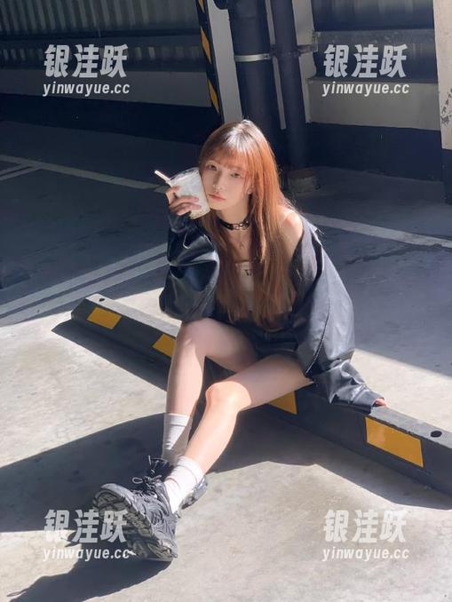 91吃瓜中心 首页热搜:91吃瓜中心KTV,签到就送惊艳“口水歌”!