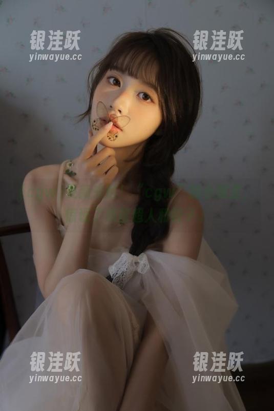 更新来啦！“cgw”的小屋里，惊现了咸蛋超人和饺子。