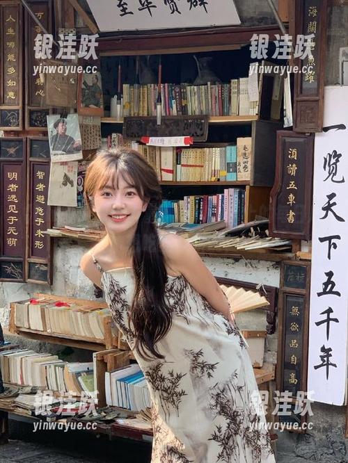 资源真丰富，“hlw”上的每日瓜：想吃就要拼嘴！