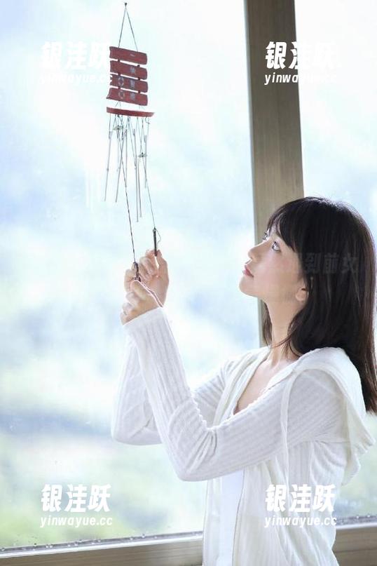 登录HL黑料官网，居然遇到前女友的新动向，真的是运气爆棚。