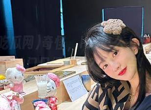 奇怪，ios怎么上五一吃瓜网的门口得跳舞？求指点！