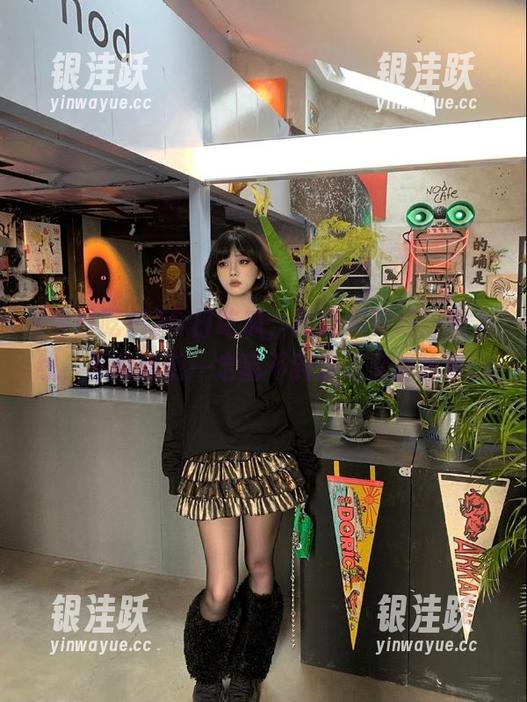 今日吃瓜，新的爆料线路刚上线，不说你们一定猜不到最近又出啥事。