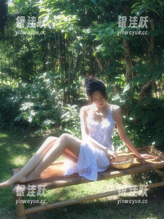 观看“吃瓜不打烊”，这瓜虽然又生又熟，但情节一点不逊色。