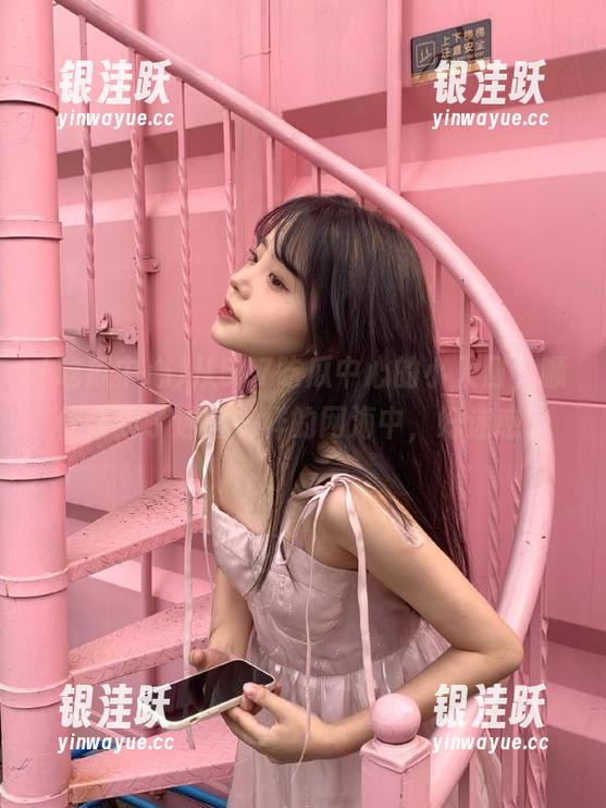 吃瓜中心 从517吃瓜中心的小入口,顺便走到了迷宫一样的网海中,好迷惑。