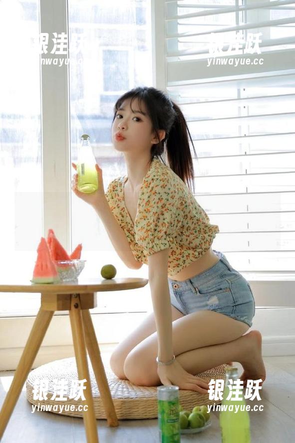 一不小心摸到了吃瓜网app的入口，感觉自己要被瓜们包围了！