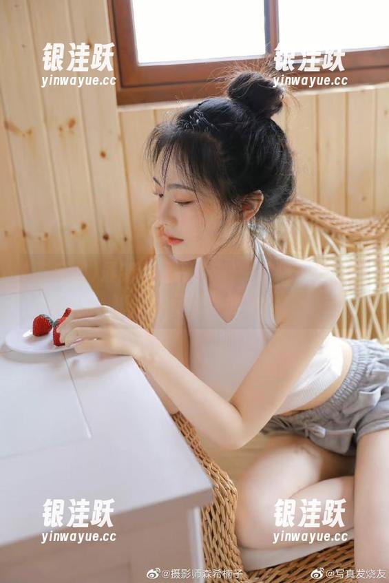 最新吃瓜网APP：手指一滑，隐秘瓜果尽在掌握中！