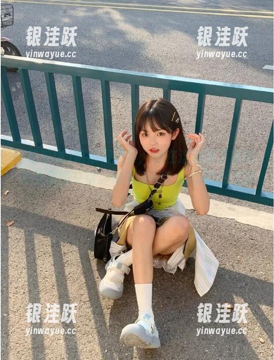 吃瓜网网页：我在这看到了期待与失落的交错。如果能有个app的形状就好了。