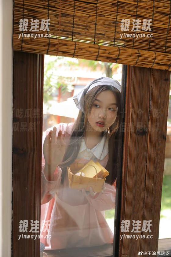 一不小心就收藏了十几个“吃瓜黑料”视频，反正没人会相信我是认真看！