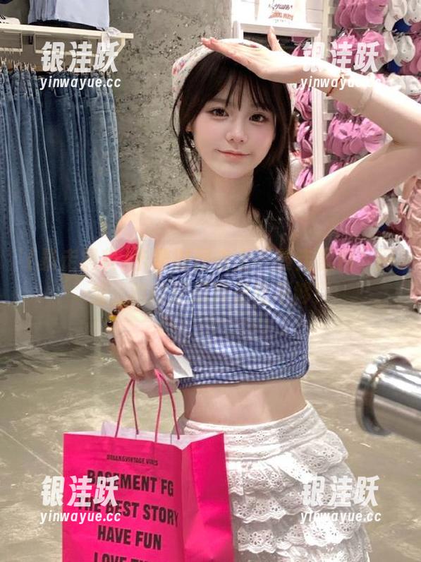 暴走黑料 卡着时间来上“暴走黑料”网址,哈哈这瓜真是吃不够!