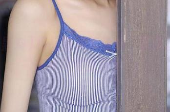 极品黑料苹果版：看圈里的朋友如何相互拆台！