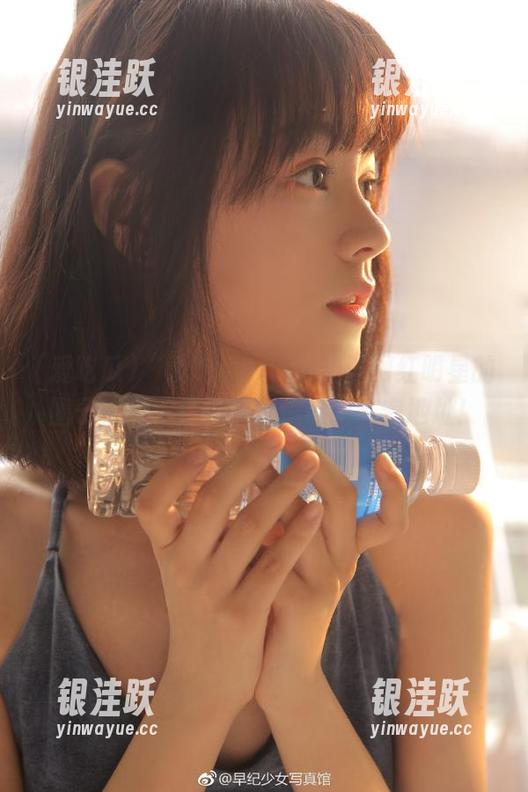 “爱吃瓜”带你走进网红明星的圈子，揭秘他们频繁造访的私密地址！