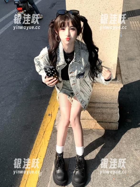 老司机的车技不只在路上，黑料不打烊视频有点新鲜！