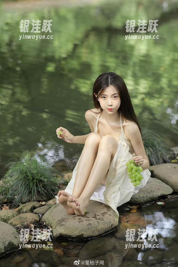 登录“黑料不打烊tttzzz”，只需一秒钟，穿越到吃瓜地点，体验瓜皮撒花的欢乐时刻！