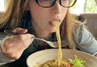 黑料吃瓜不打烊，首页变身你的特殊任务清单！