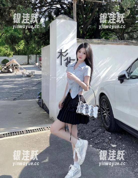 不管黑料正能量多正能量，观看完总觉得心里有点小得意。