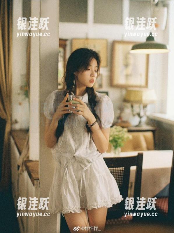 黑料社正能量tttzzz直达，名人八卦尽收眼底，心里着急的快来！