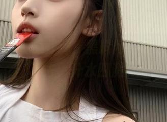 视频炸弹，黑料网在线：这瓜咬下去，汁水四溅！
