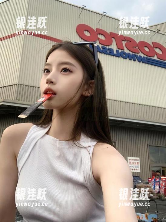 黑料网 视频炸弹,黑料网在线:这瓜咬下去,汁水四溅!