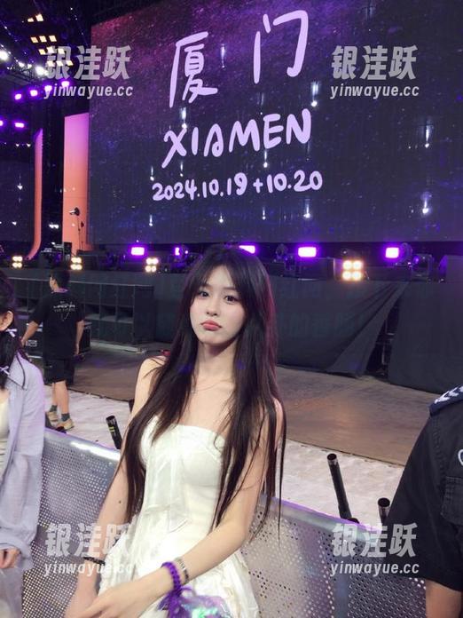 登录黑料网红网，接下来你就可以随意抓住八卦的香肠！