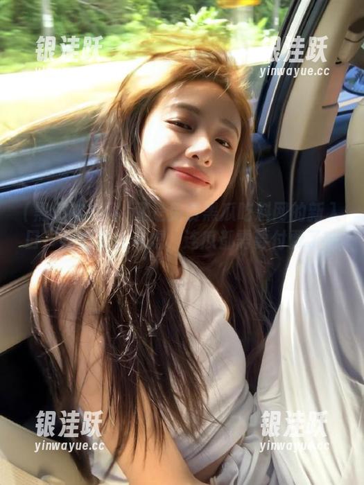 又是免费黑瓜吃料网的新入口，我心里在考虑，连瓜都需要付费了嘛？